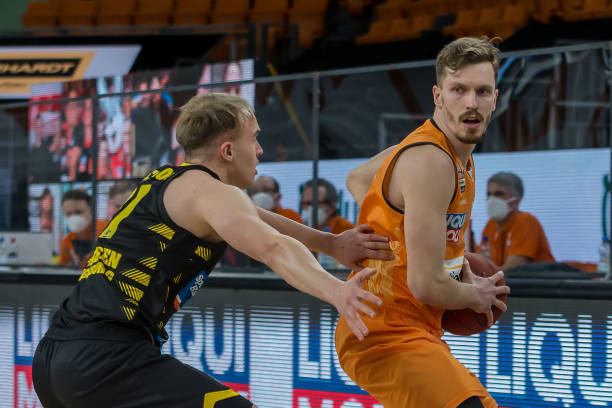 弱的球队来 弱的球队来